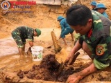 Nghệ An: Hàng trăm quả bom bi ẩn dưới ruộng lúa