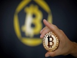Giá tiền ảo Bitcoin cao gấp gần 3 lần giá vàng