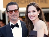 Angelina Jolie và Brad Pitt trì hoãn thủ tục ly hôn?