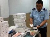 Hải quan TP.HCM bắt giữ lô iPhone, iPad 'khủng' nhập lậu từ Mỹ