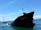 Tàu chìm, 21.000 lít dầu có nguy cơ tràn ra biển Ninh Thuận