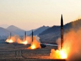 Triều Tiên phóng một loạt tên lửa ra biển