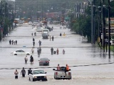 Mỹ huy động 12.000 vệ binh quốc gia đối phó bão Harvey