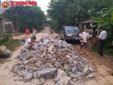 Thanh Hóa: Người dân đổ đá chặn xe quá tải