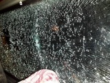 Quảng Ninh: Xe khách giường nằm bị bắn thủng kính