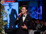 Ca sĩ Đông Hùng làm vedette trong show thời trang