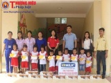 Trao nhiều suất học bổng cho học sinh nghèo vùng tâm bão số 10 ở Hà Tĩnh