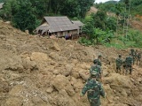 18 người bị vùi lấp trong mưa lũ ở Hòa Bình: Đã tìm thấy 7 thi thể