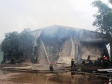 Bình Định: Hỏa hoạn thiêu rụi kho chứa nông sản