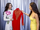 Á hậu Nguyễn Thị Loan tặng áo dài Việt Nam cho Hoa hậu Hoàn vũ Na Uy