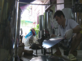 Lưu giữ tài hoa nghề gò hàn tôn thiếc ở Phú Thứ