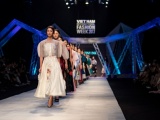 Những nàng thơ trong vườn hồng tại Vietnam International Fashion Week