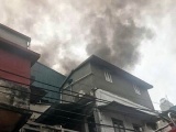 Hà Nội: Ngôi nhà 3 tầng cháy dữ dội, 2 người thương vong