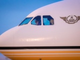 Quốc vương Brunei tự lái máy bay tới Đà Nẵng dự APEC