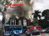 Hà Nội: Đang cháy lớn tại quán karaoke ở Linh Đàm