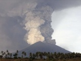 Indonesia: Núi lửa phun trào, 24.000 dân phải di tản