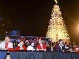 Sao Việt hội tụ ở lễ hội thắp sáng cây thông noel cao hơn 30m