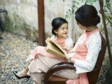 Á hậu Vân Anh cùng con gái duyên dáng khi hóa hình ảnh “Cô Ba Sài Gòn”
