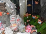 Thanh Hóa: Phát hiện cơ sở sản xuất bánh bông lan cạnh nhà vệ sinh