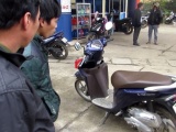 Xe chết máy sau khi đổ xăng tại Quảng Trị: Trong bồn xăng có khoảng 150 lít nước