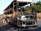 Bình Phước: Xe khách phát nổ, bốc cháy ngùn ngụt trong đêm