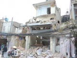 Hà Nội: Hàng tấn bê tông của ngôi nhà 3 tầng đổ sập, đè người phụ nữ đi xe đạp bất tỉnh