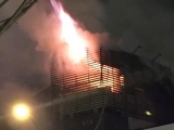 Hà Nội: Cháy lớn tại cửa hàng bán rèm cửa
