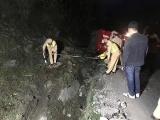 Lật xe khách đi từ Sa Pa về TP. Lào Cai, 4 người bị thương