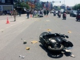 Xe khách tông hàng loạt xe máy, nhiều người bị thương