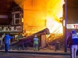 Nổ lớn san phẳng cửa hàng ở Anh, 6 người bị thương