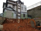 Đắk Nông: Sụt đất trong lúc xây nhà khiến 3 người thương vong