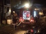 Bình Dương: Lửa cháy lan, thiêu rụi ba công ty gỗ trong đêm