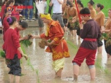 Phú Thọ: Tưng bừng ngày khai hội “Vua Hùng dạy dân cấy lúa”
