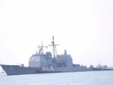 Tàu sân bay Mỹ USS Carl Vinson vào cảng Tiên Sa