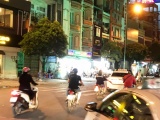TPHCM: Nhiều cửa hàng đèn led đang gây nguy hiểm cho người tham gia giao thông