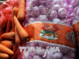 Lâm Đồng: Thu giữ hơn 4 tấn cà rốt và tỏi Trung Quốc nhập lậu