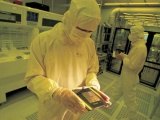 Nhà máy sản xuất chip iPhone bị virus làm tê liệt do 'lỗi vận hành'