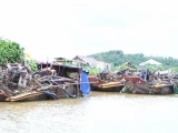 Bắt quả tang 14 phương tiện khai thác cát trái phép trên sông Đồng Nai