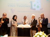 Diva Thanh Lam và 3 nghệ sĩ Saxophone nổi tiếng biểu diễn tại Tọa đàm sách “Tình Thương” của tác giả Hà Huy Thanh