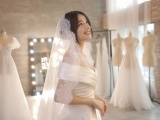 Cận cảnh 2 chiếc đầm cưới của Nhã Phương: Thanh lịch, tối giản nhưng gợi cảm ‘đốn tim’