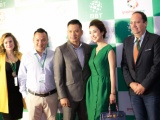 Hoa hậu Jennifer Phạm xuất hiện đẹp đôi cùng ông xã
