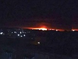 Bầu trời rực lửa khi nổ kho đạn tại Ukraine, hơn 10.000 người sơ tán