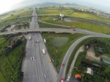 Cao tốc Nội Bài – Lào Cai: Hàng trăm ngàn xe vào nhưng “không thấy ra”?