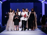Siêu mẫu Lan Khuê hóa thân thành quý cô Hà Thành thanh lịch, kiêu kỳ tại Vietnam International Fashion Week Thu Đông