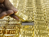 Đồng USD tăng vọt, giá vàng giảm mạnh