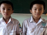 Thanh Hóa: Hai học sinh nghèo trả lại tiền cho người đánh rơi