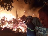 TP. HCM: Cháy lán trại, người dân ôm tài sản tháo chạy trong đêm