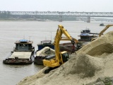 Hà Nội: Tăng cường kiểm tra, xử lý hoạt động khai thác cát, sỏi trái phép