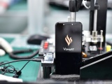 Cận cảnh dàn robort “khủng” tại nơi sản xuất điện thoại Vsmart