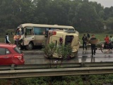 Hai xe khách va chạm ở cao tốc Hà Nội - Lào Cai, nhiều hành khách bị thương